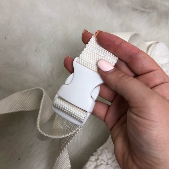 NWT Aerie Offline Sherpa Fannie Pack Belt Bag - Picture 9 of 9